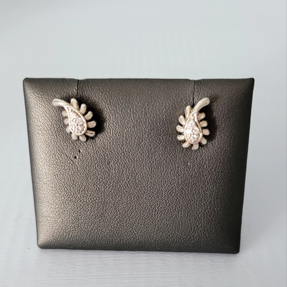 LAGOS Pret-A-Porter Paisley Sterling Silver Diamond Stud Earrings - Picture 1 of 7